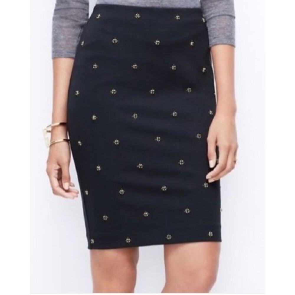 Ann Taylor Embellished Ponte Fitted Skirt Dark Navy Women's Size 8 Beaded Mini